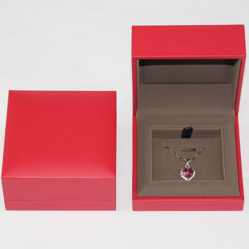 Belle boîte de bijoux personnalisée de haute qualité boîte rouge Pendentif de bijoux de taille 90 * 90 * 45mm